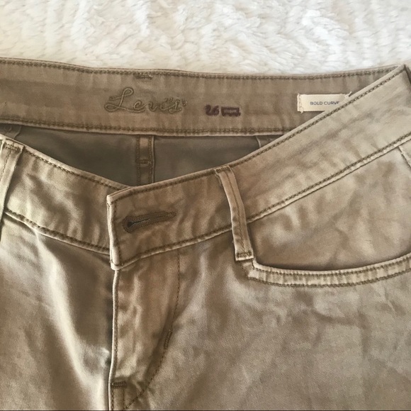 NWOT Levi’s Bold Curve Khaki - Picture 6 of 7
